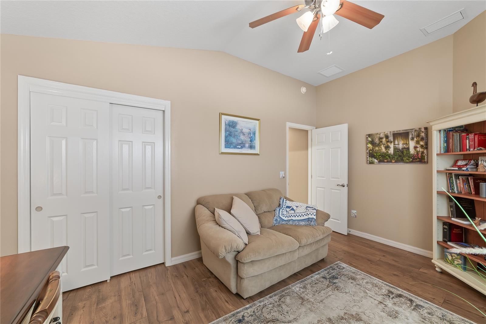 MARION PHILLIPS VILLAS - Residential