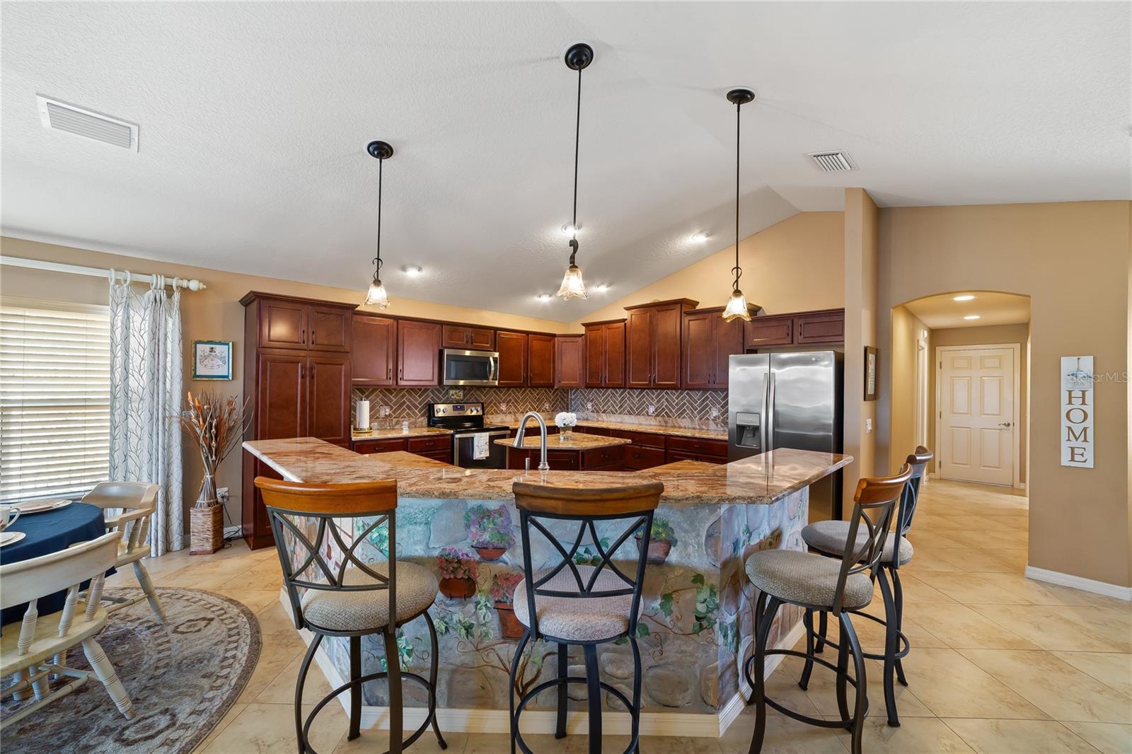 MARION PHILLIPS VILLAS - Residential