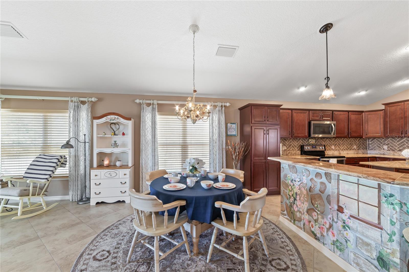 MARION PHILLIPS VILLAS - Residential