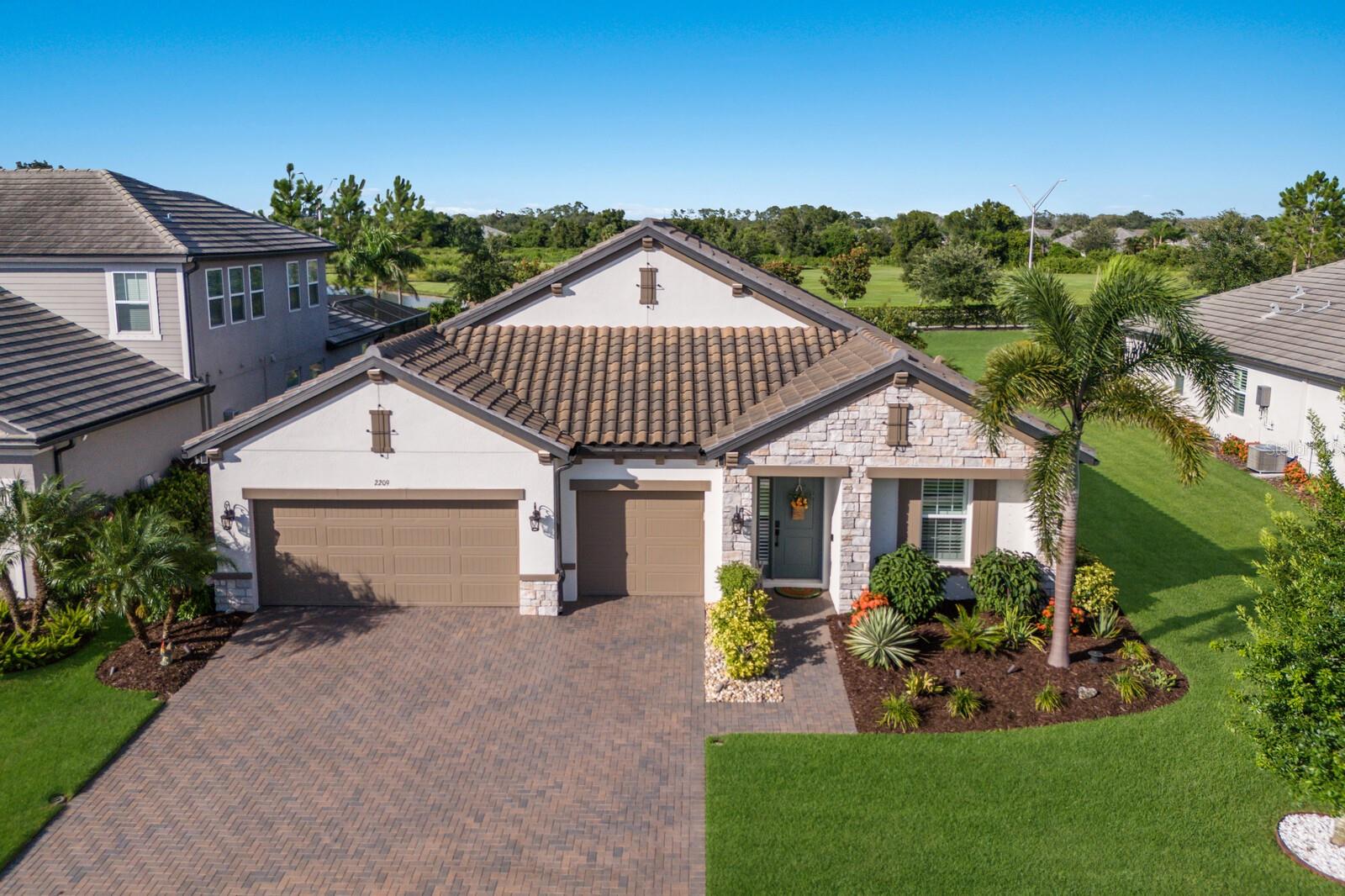 2209 WOODLEAF HAMMOCK COURT