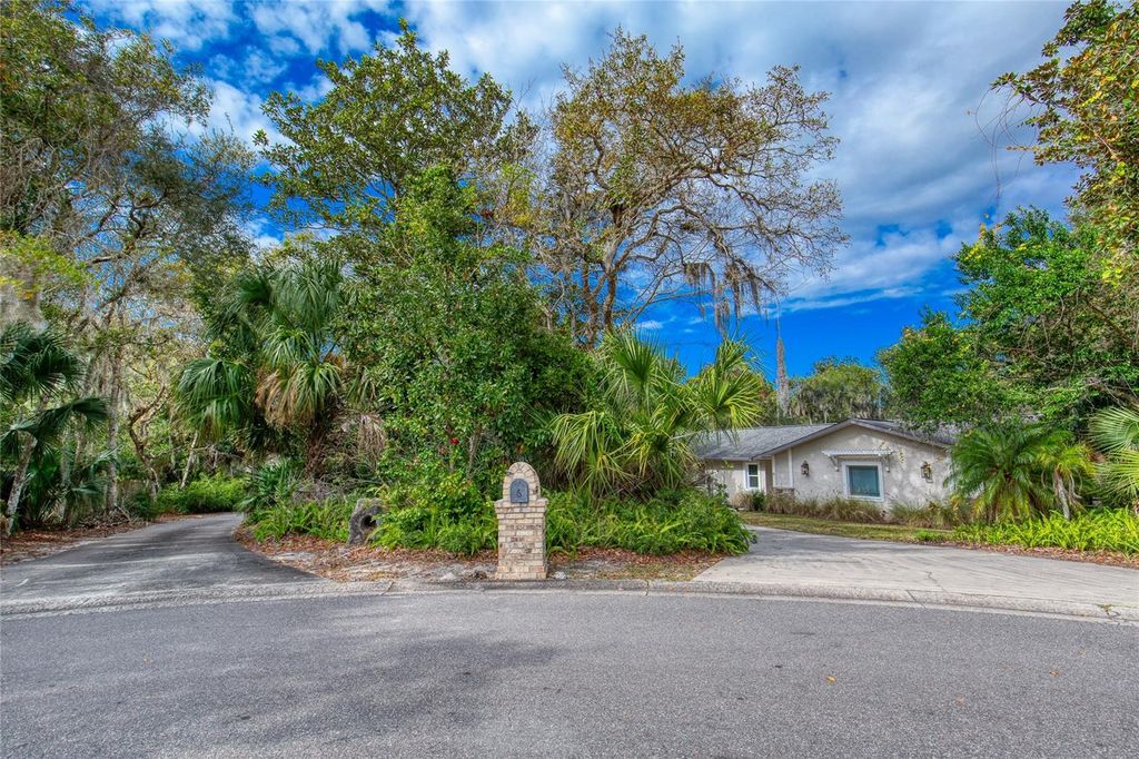 Photo of 6 Rocky Creek Trail, Ormond Beach, FL 32174 (MLS # V4946516)