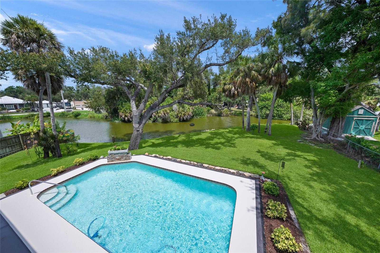 3643 MERIDALE ROAD