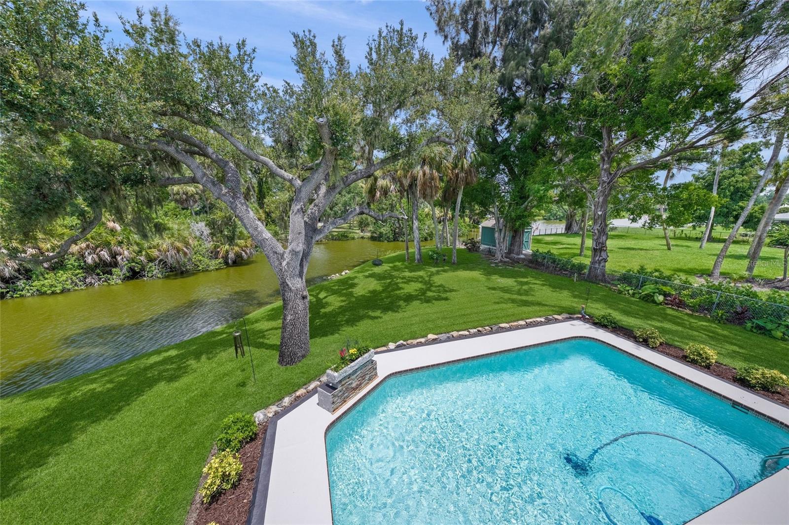 3643 MERIDALE ROAD