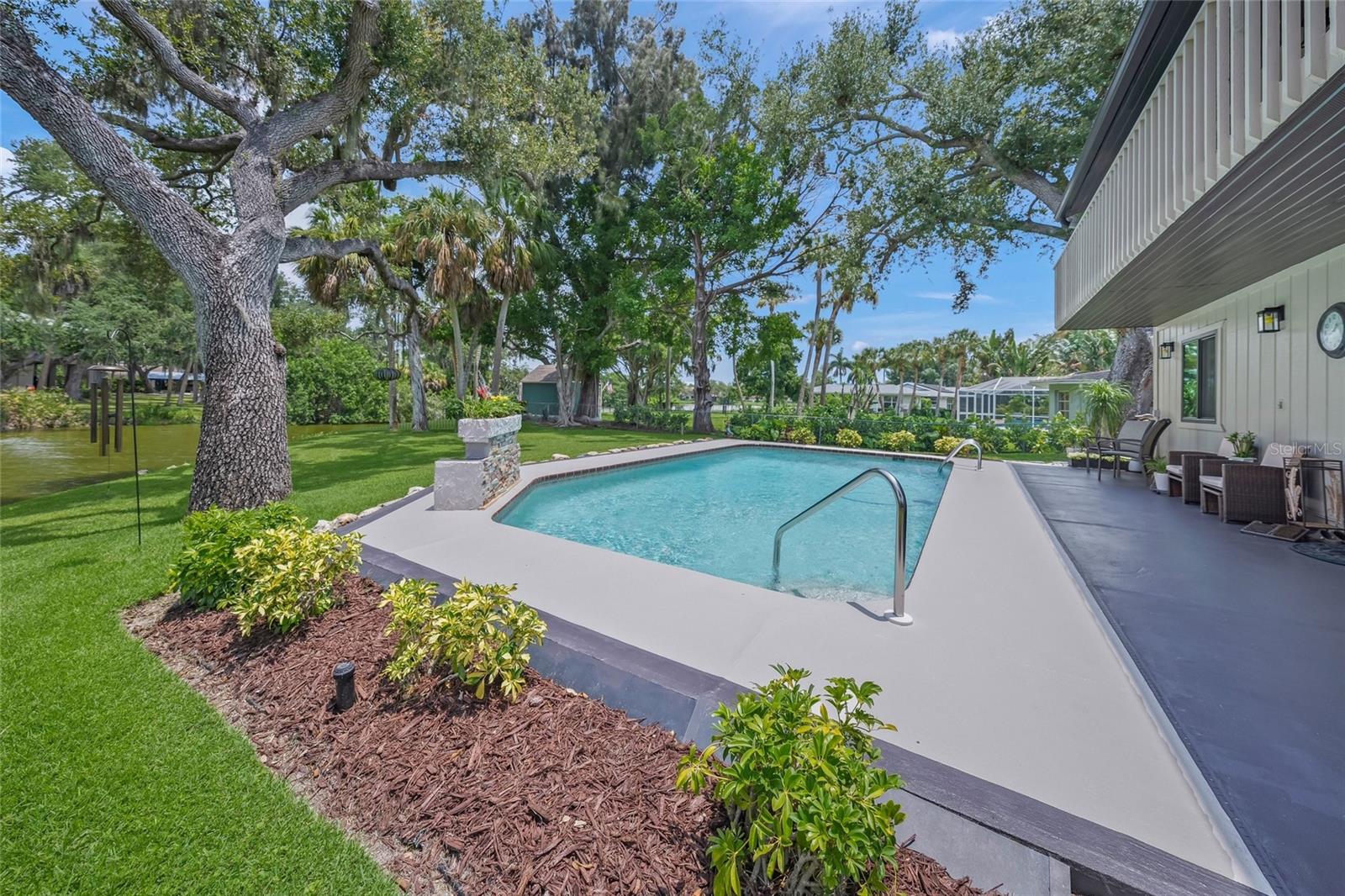 3643 MERIDALE ROAD