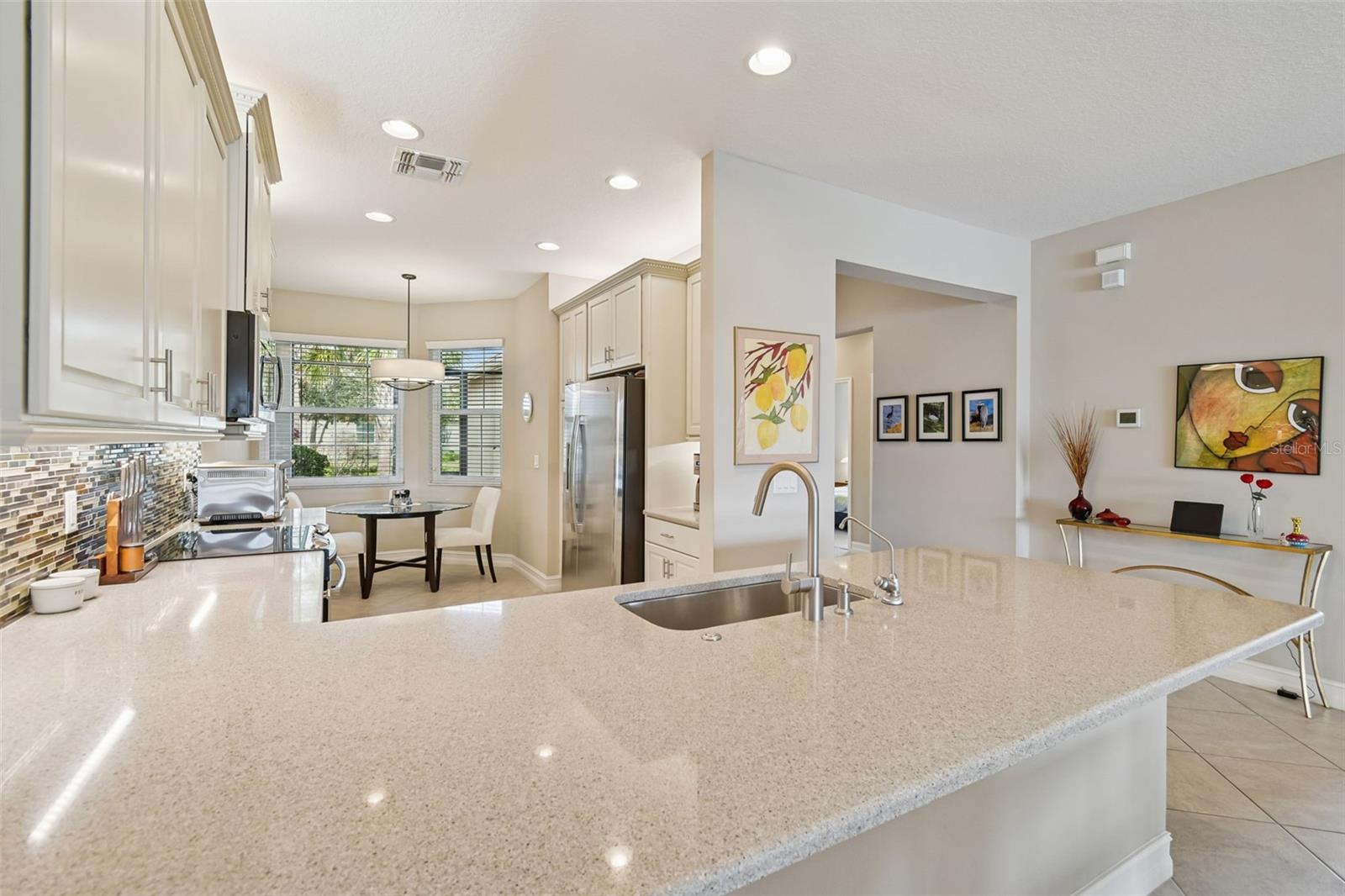 VALENCIA LAKES - Residential