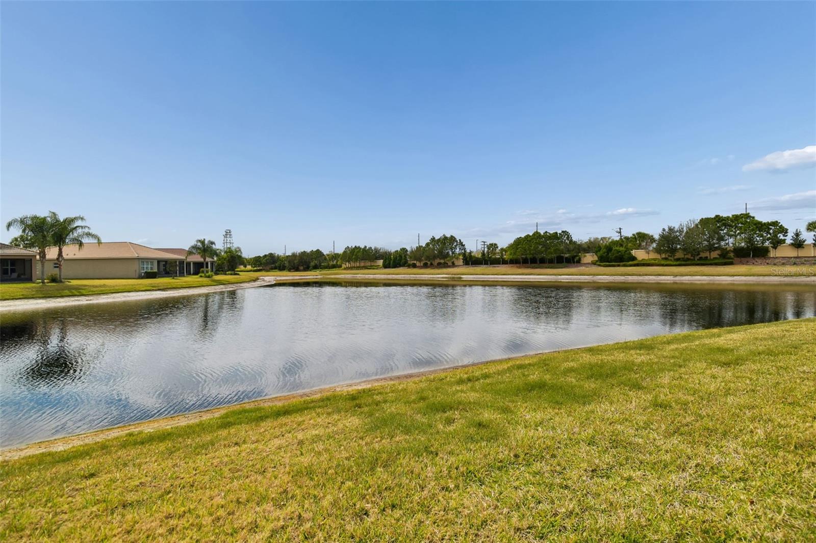 VALENCIA LAKES - Residential