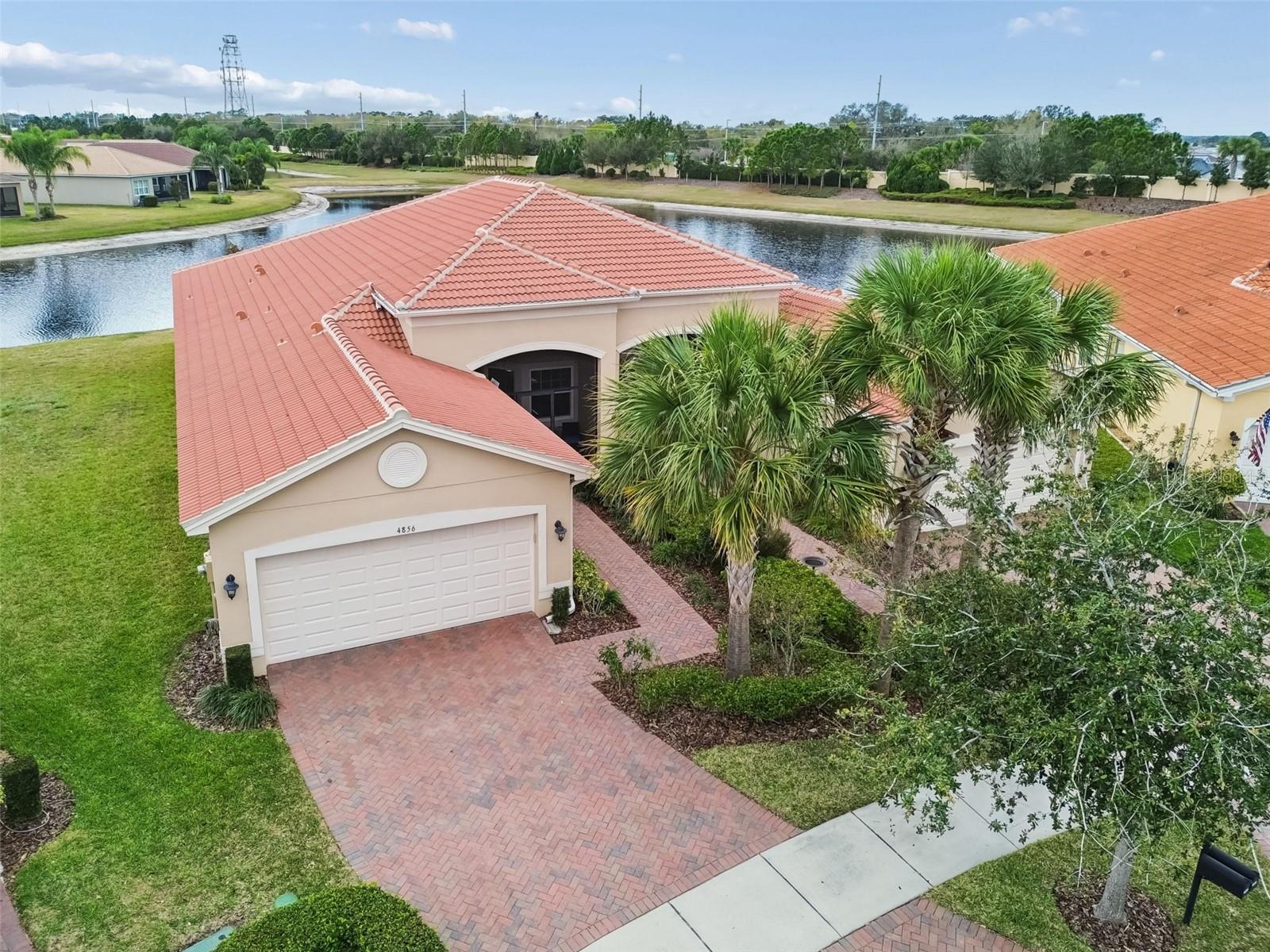 VALENCIA LAKES - Residential