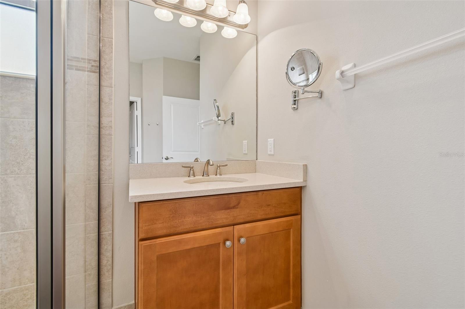 VALENCIA LAKES - Residential