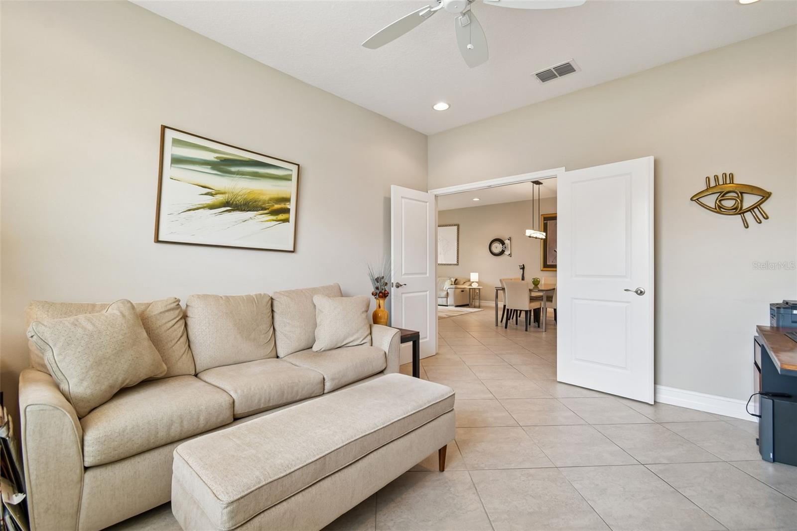 VALENCIA LAKES - Residential