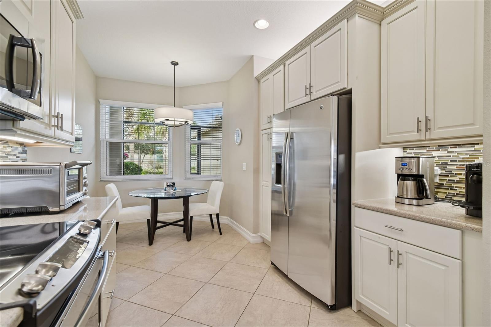 VALENCIA LAKES - Residential