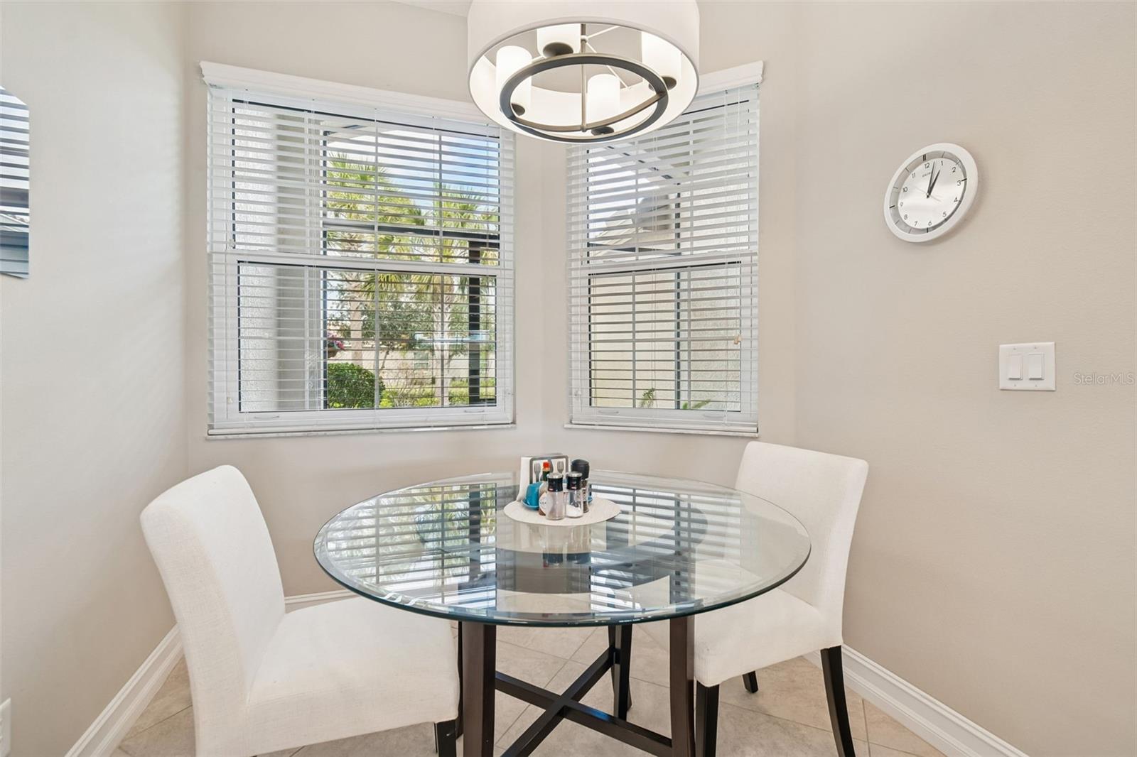 VALENCIA LAKES - Residential