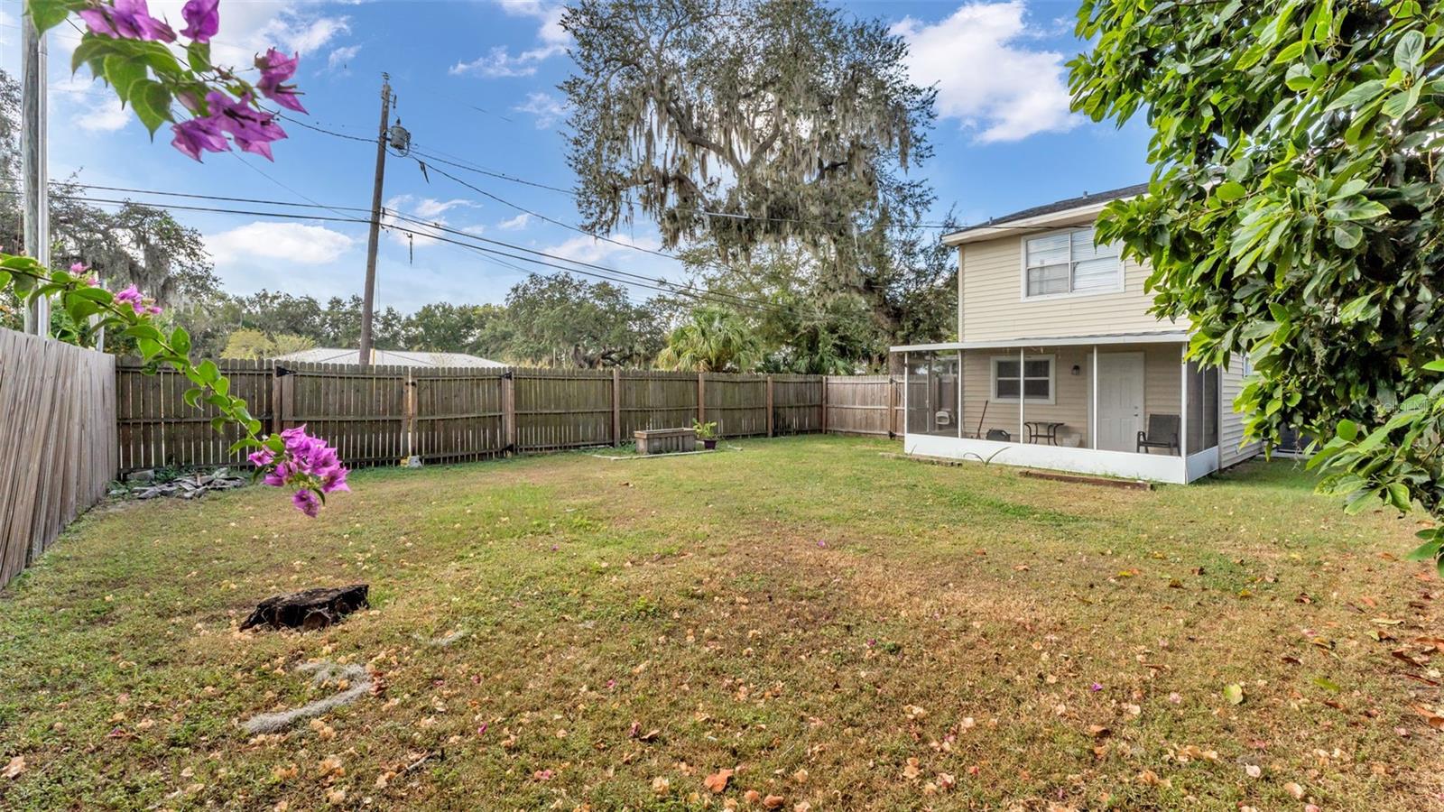 AVON VILLA - Residential