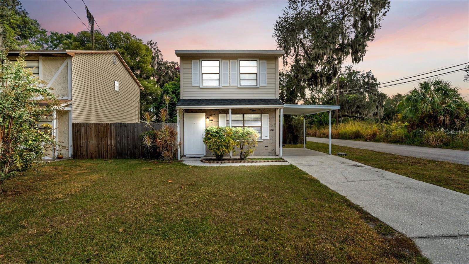 AVON VILLA - Residential