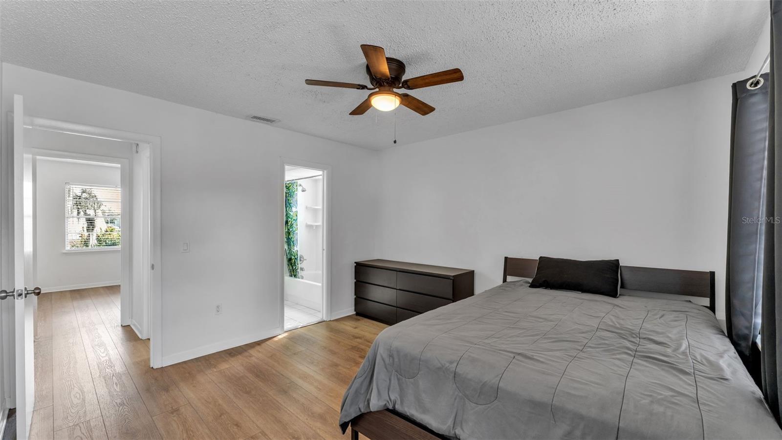 AVON VILLA - Residential