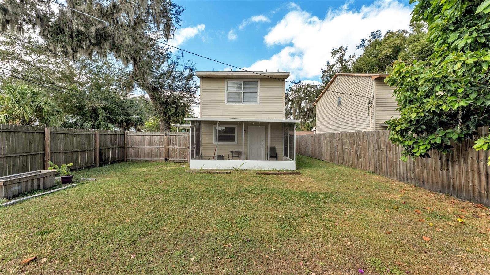 AVON VILLA - Residential