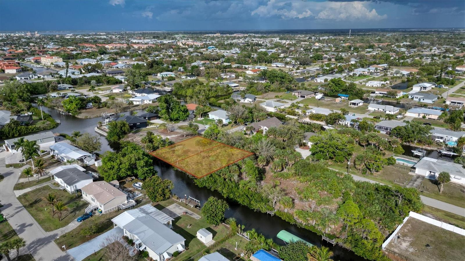 CHARLOTTE PARK - Land