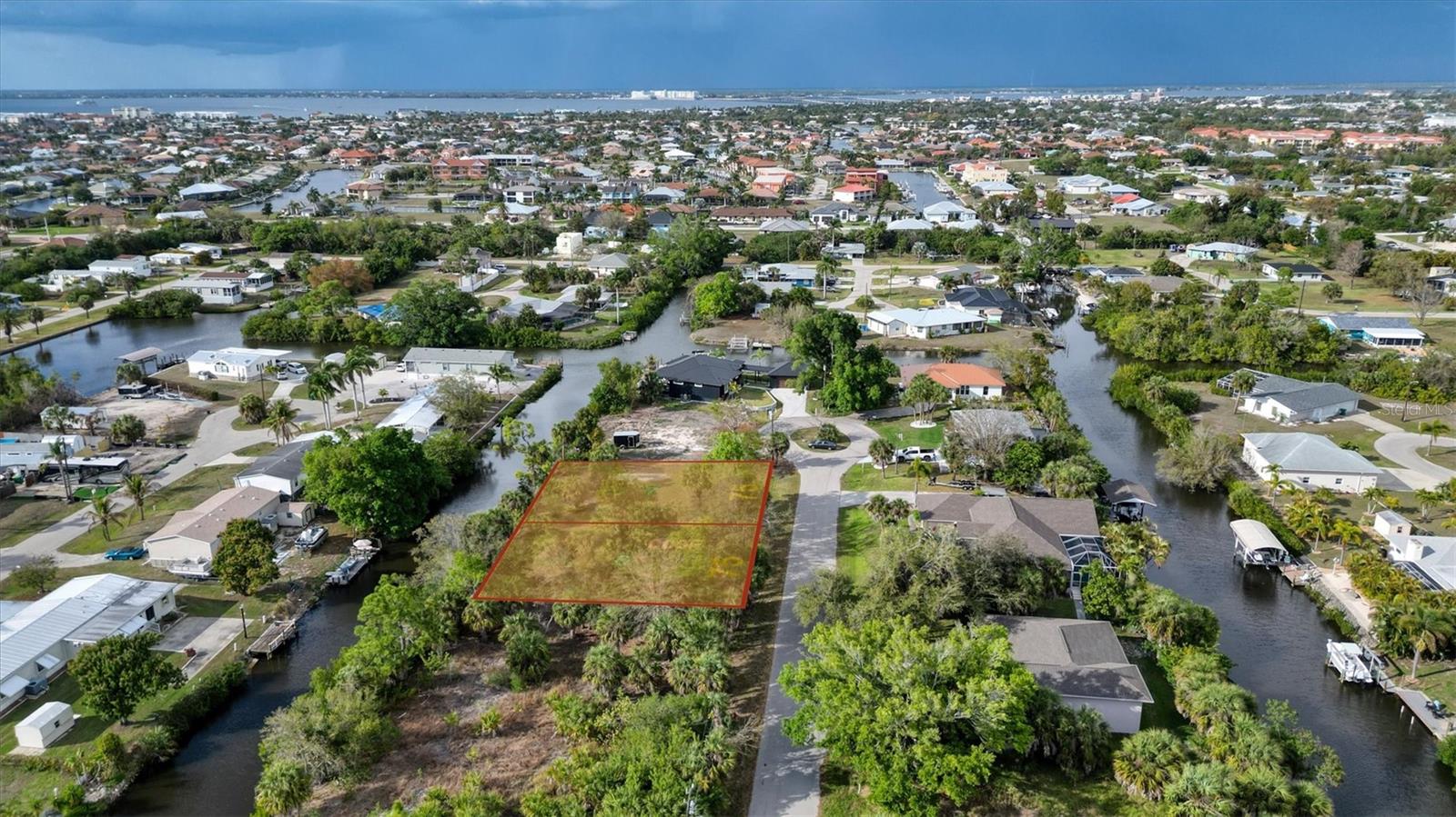 CHARLOTTE PARK - Land