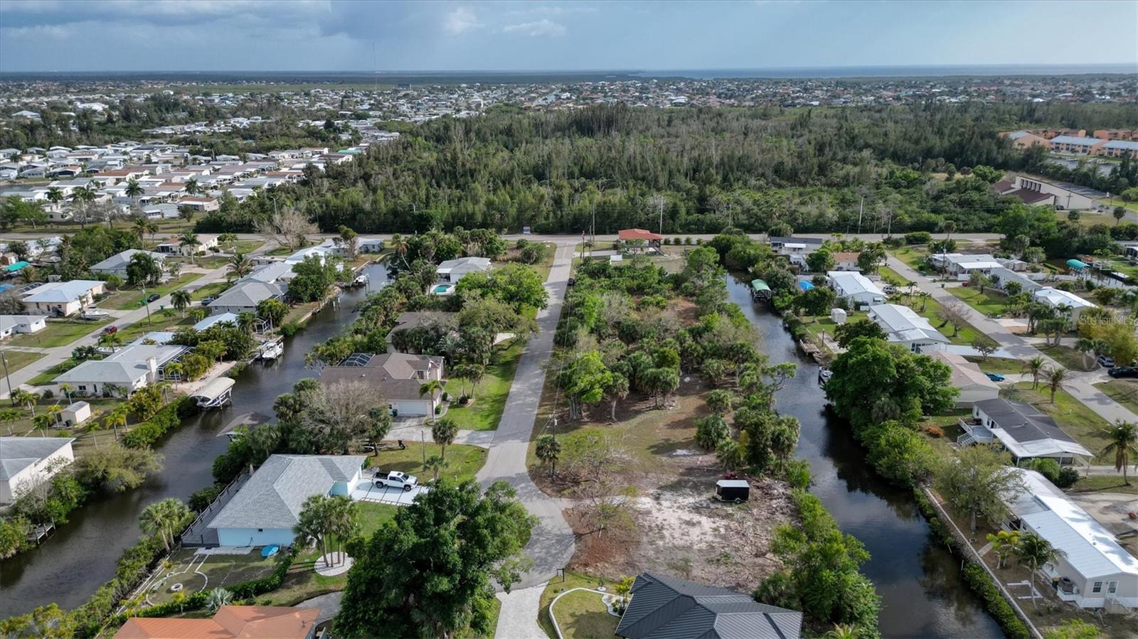 CHARLOTTE PARK - Land