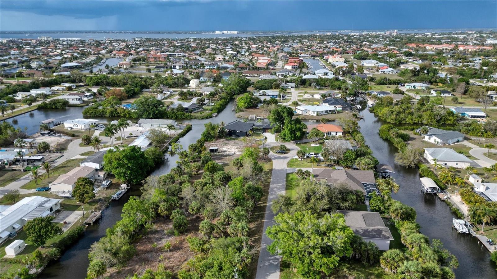 CHARLOTTE PARK - Land