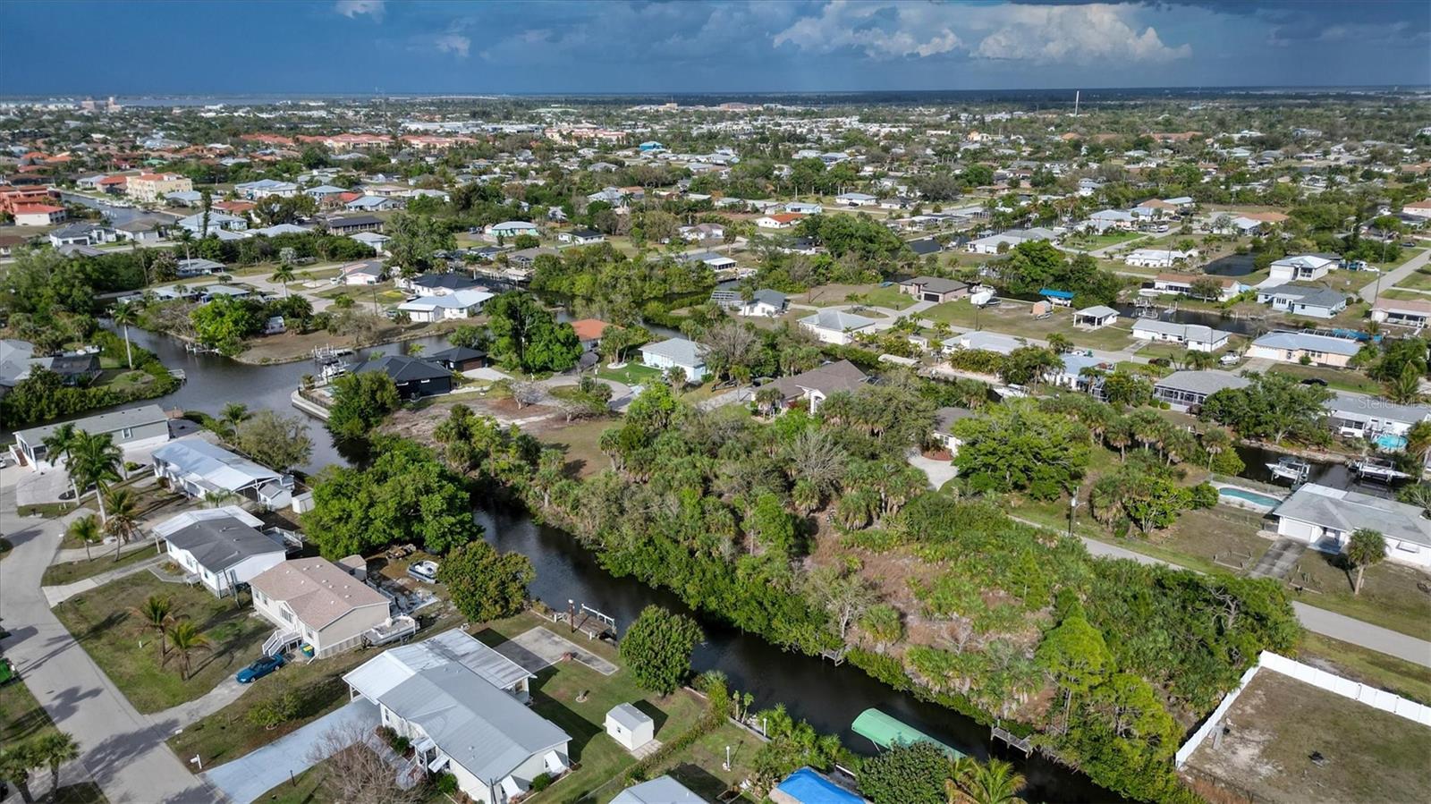 CHARLOTTE PARK - Land