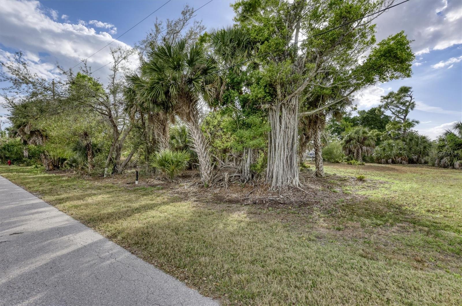 CHARLOTTE PARK - Land