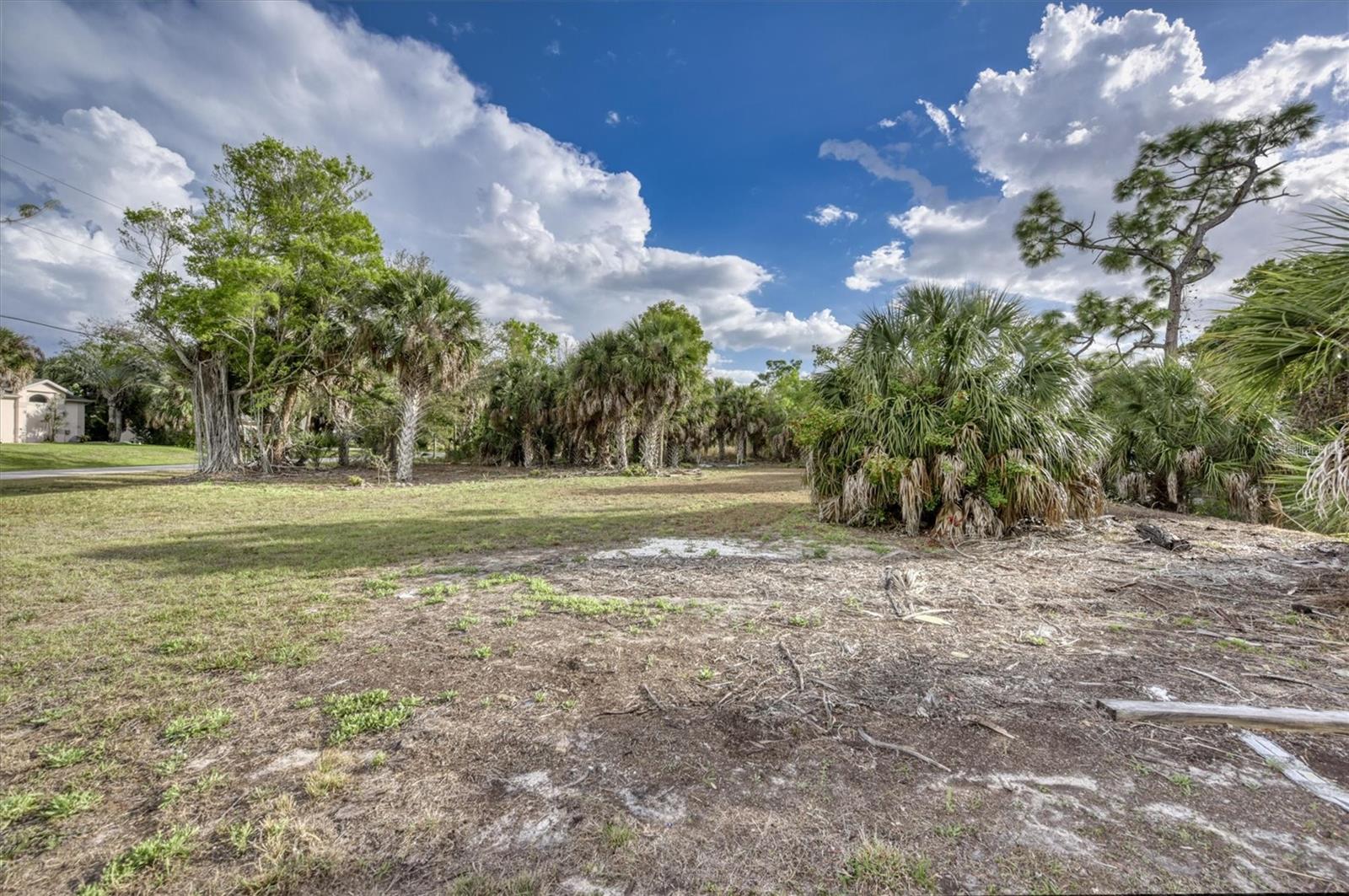 CHARLOTTE PARK - Land