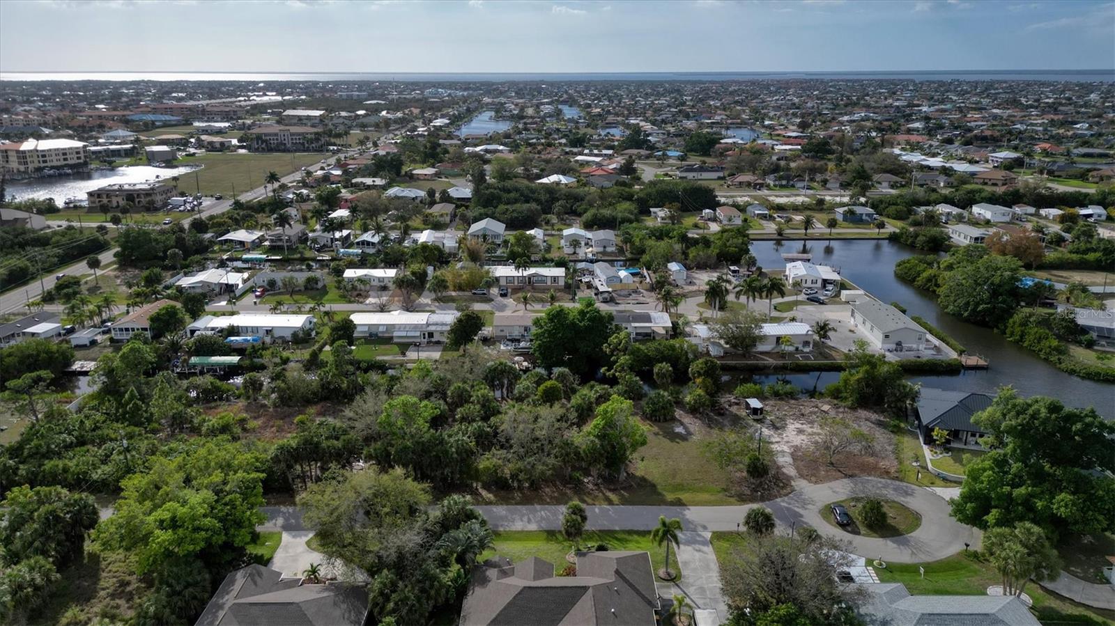 CHARLOTTE PARK - Land