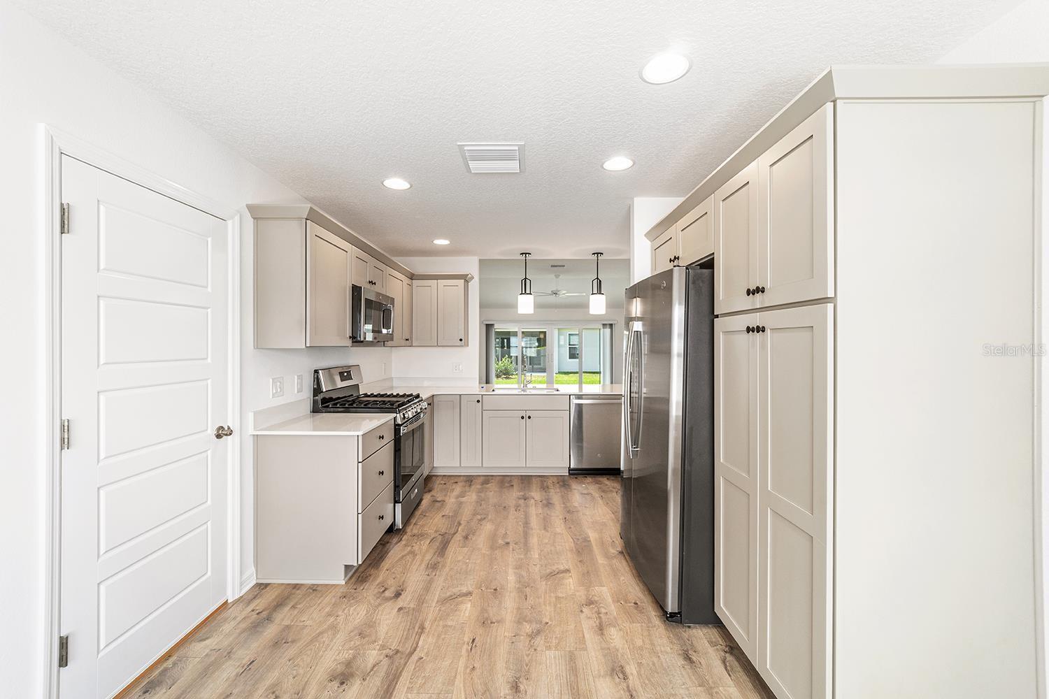 EASTPORT - Residential Lease