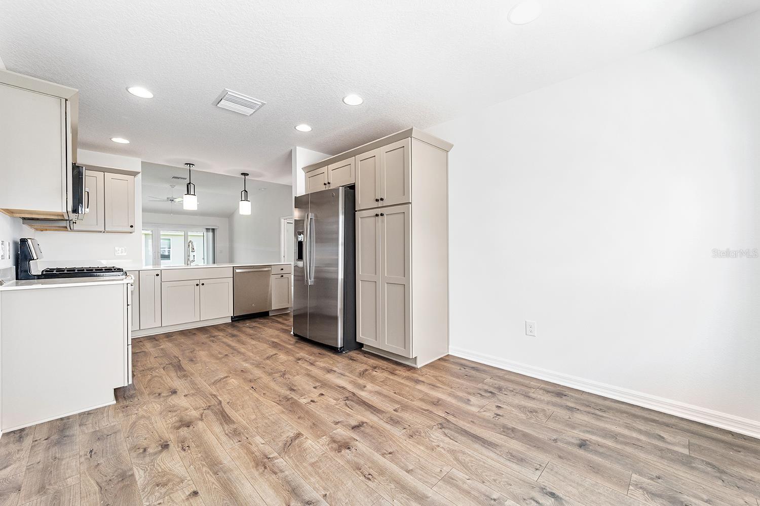 EASTPORT - Residential Lease