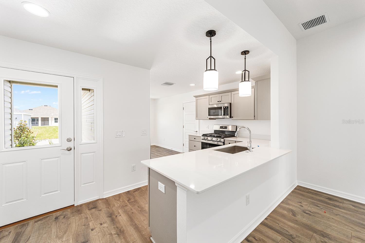 EASTPORT - Residential Lease