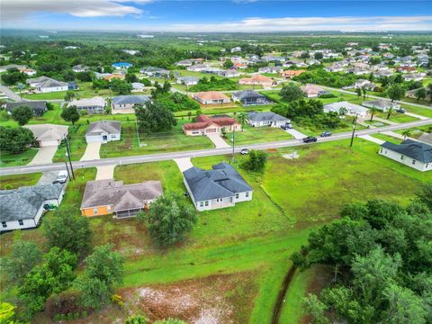 A home in PUNTA GORDA