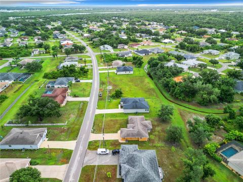 A home in PUNTA GORDA