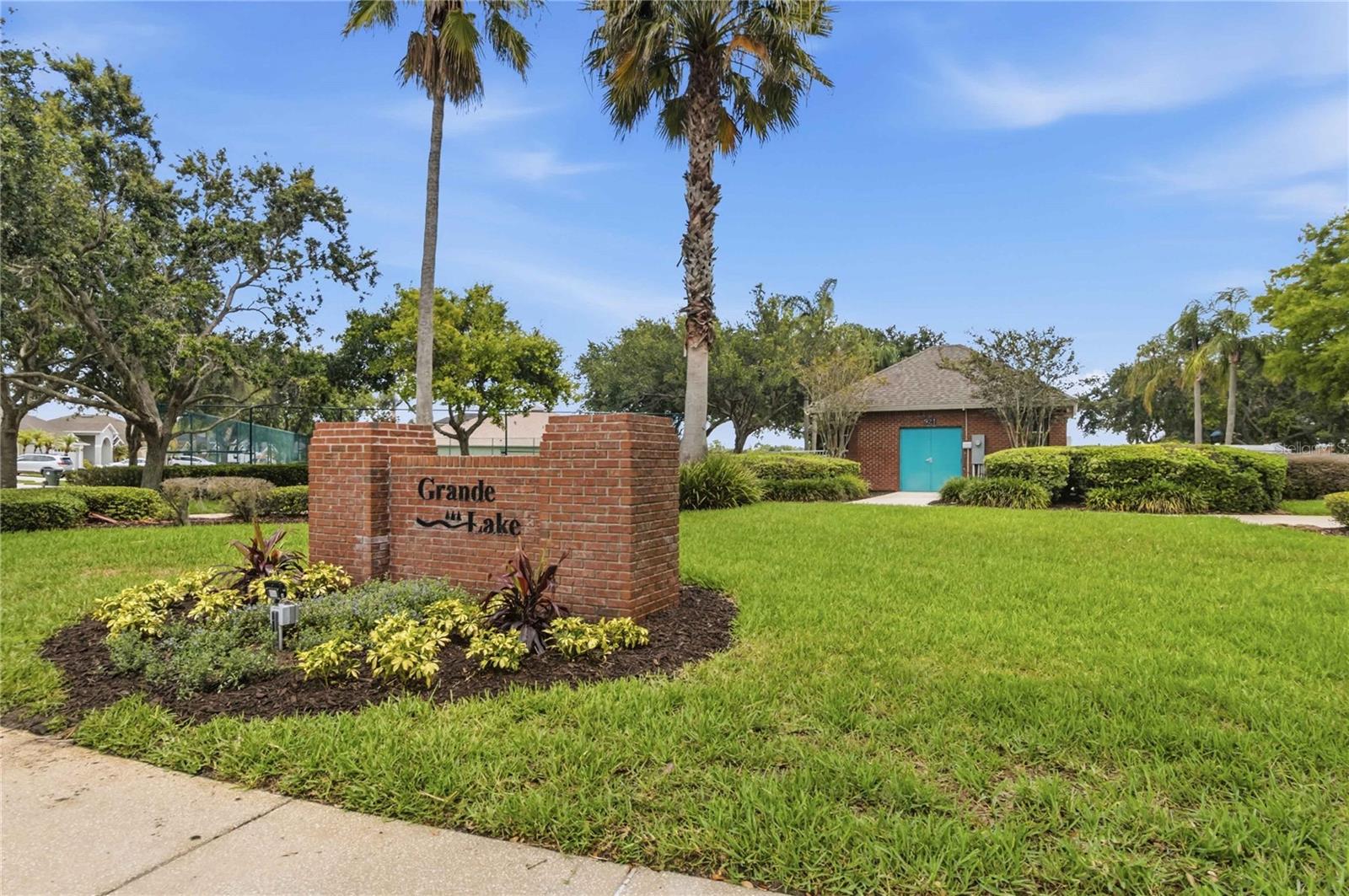 INDIAN LAKES - Residential