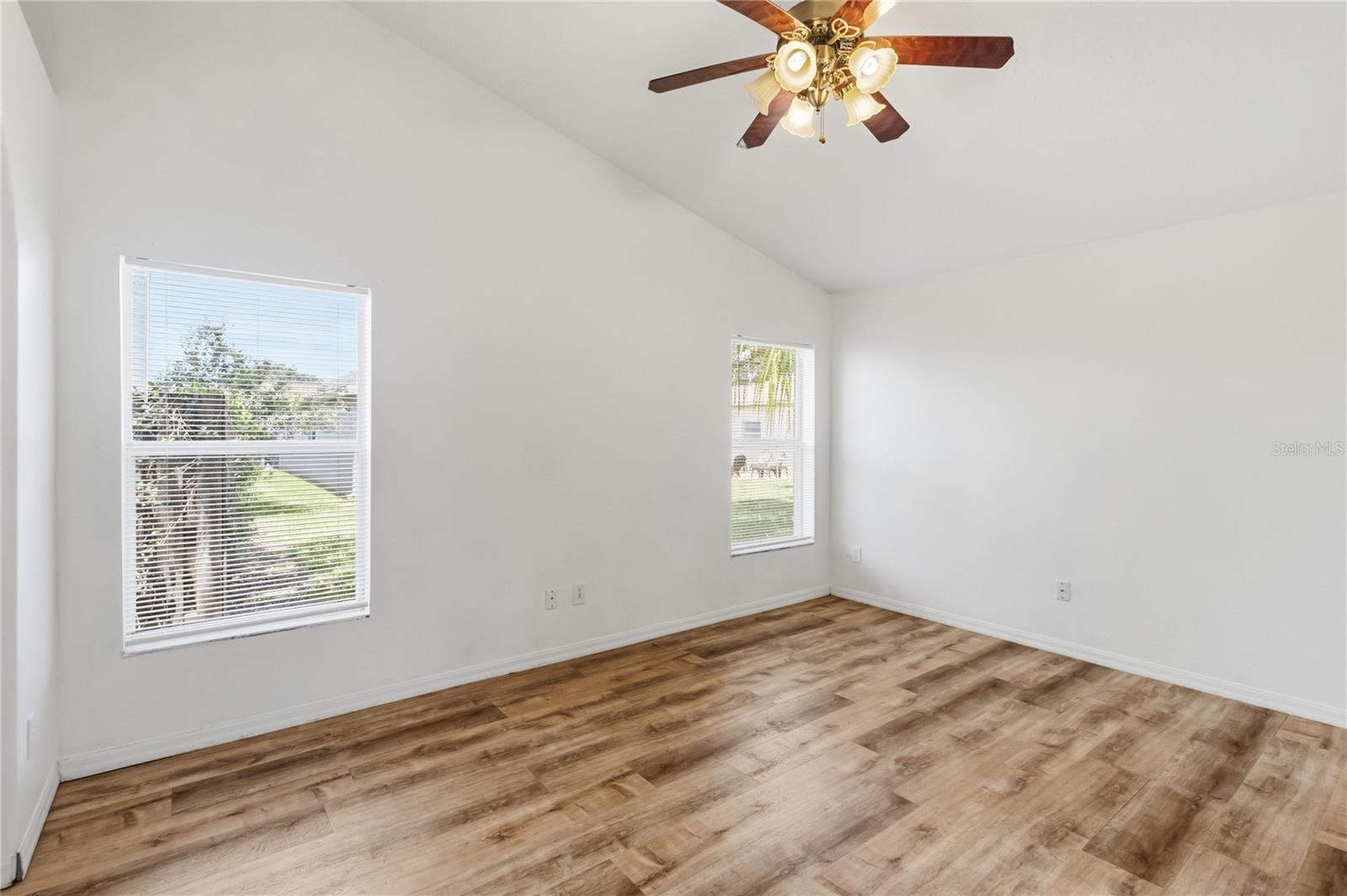 INDIAN LAKES - Residential