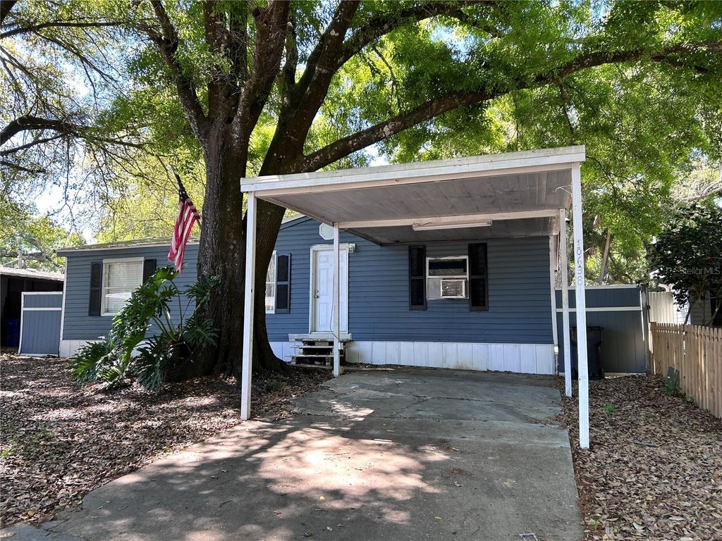 Photo of 10638 Bay Hills Circle, Thonotosassa, FL 33592 (MLS # TB8489693)