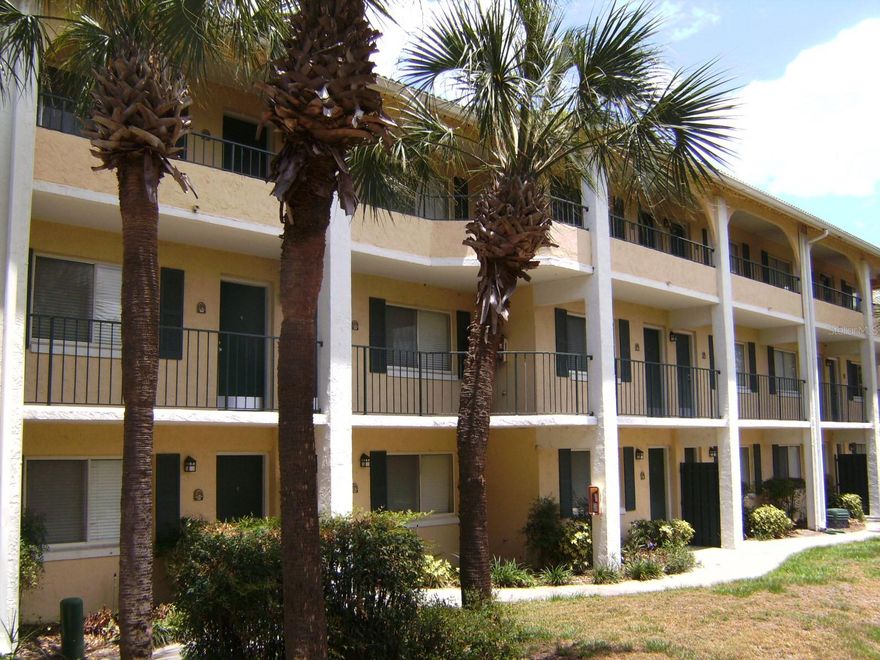 3rd floor condo in a great location just a short walk to Uptown Altamonte! The unit features screened balcony, walk-in closet and a built-in closet unit in bedroom. Community pool, tennis courts, laundry facility and car wash station. No pets and no smoking. Call today for a viewing!

Application Fee: $50 each adult (18+)
**Full Credit/Skip/Eviction/Background check is done on all applicants.
**Please have the following documents ready to attach as JPEG or PDF:
- Drivers License
- (3) Pay Stubs

HOA application fee $100 / adult