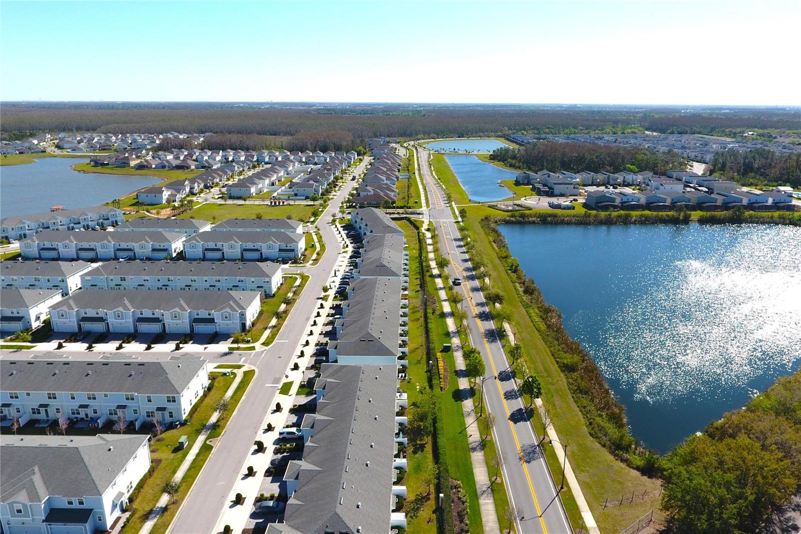 STOREY LAKE 25TH - Residential