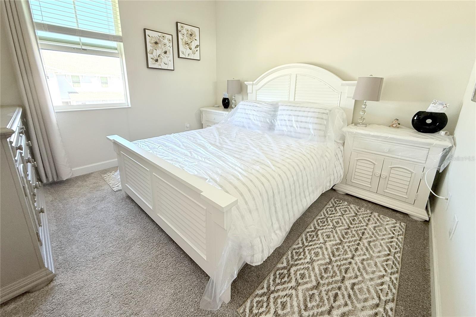 STOREY LAKE 25TH - Residential