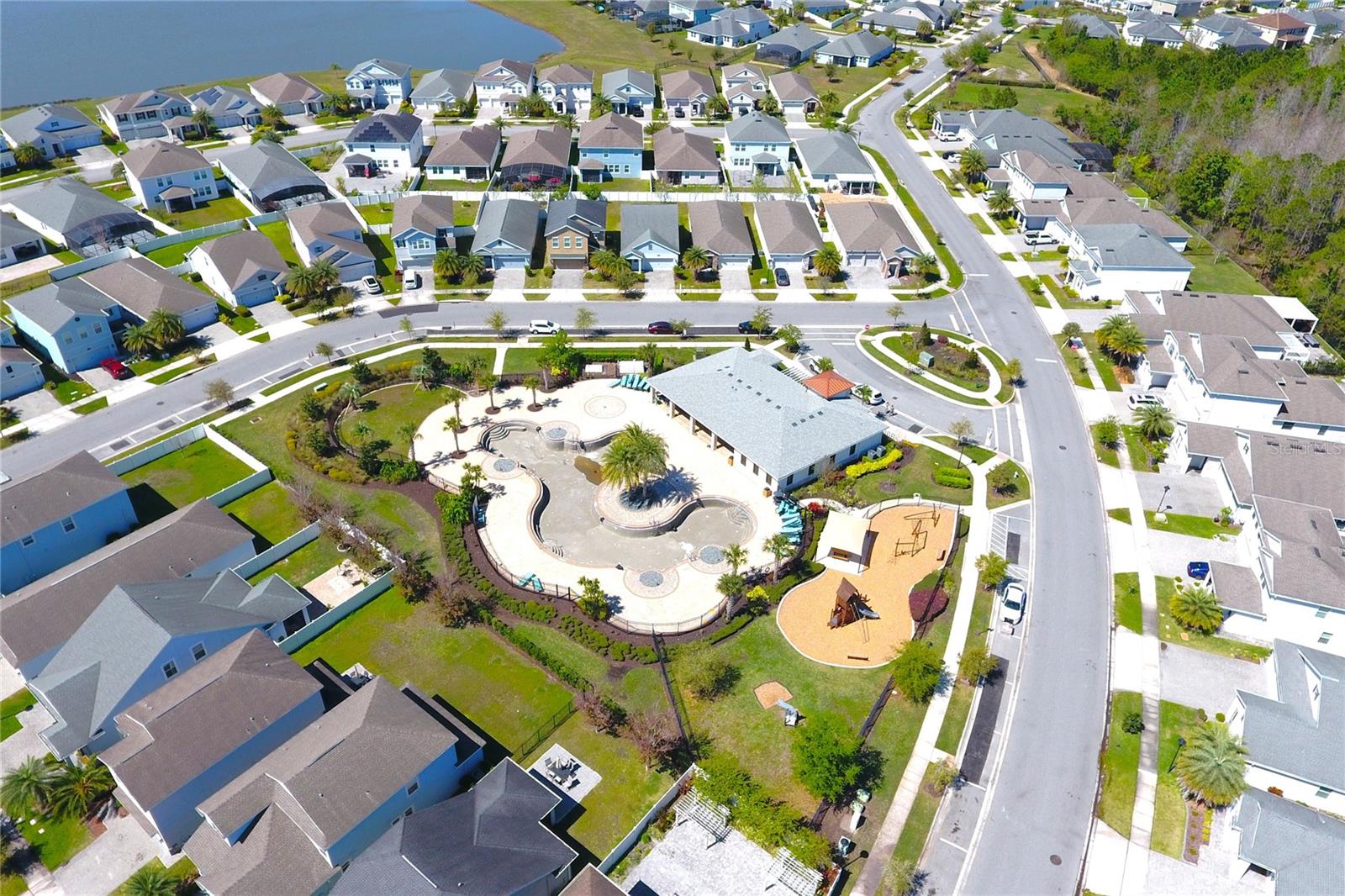 STOREY LAKE 25TH - Residential