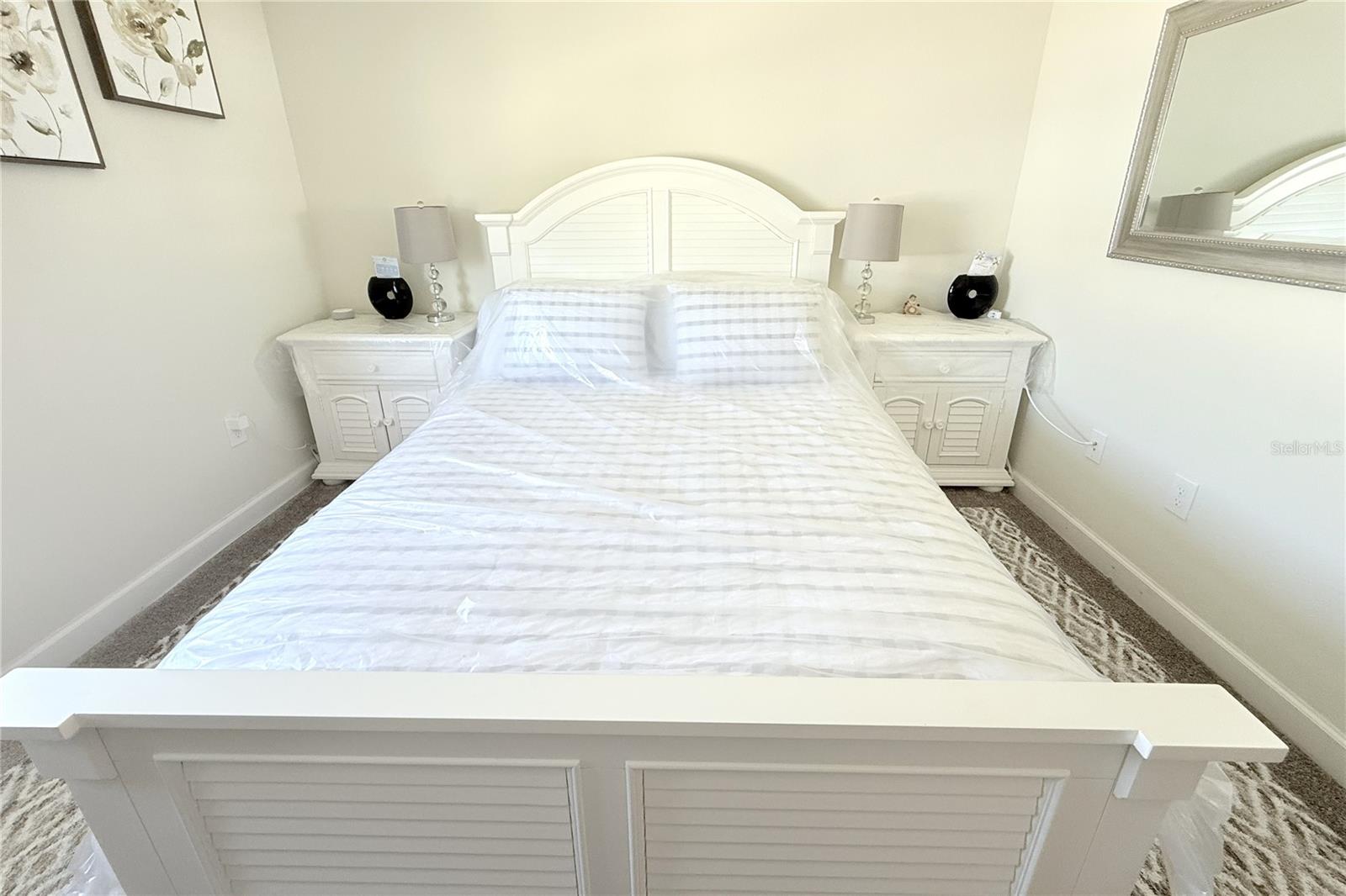 STOREY LAKE 25TH - Residential