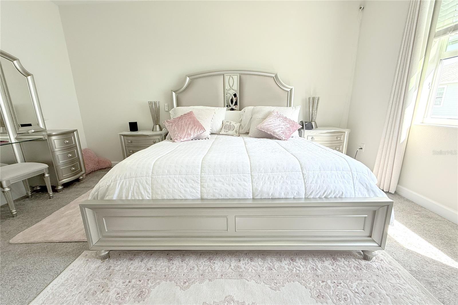 STOREY LAKE 25TH - Residential