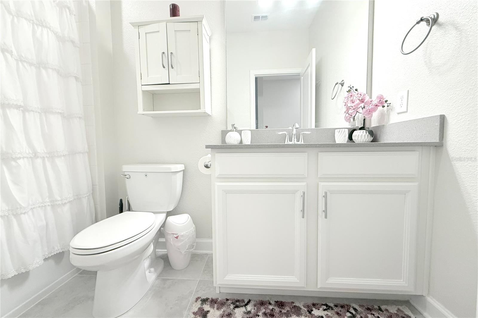 STOREY LAKE 25TH - Residential