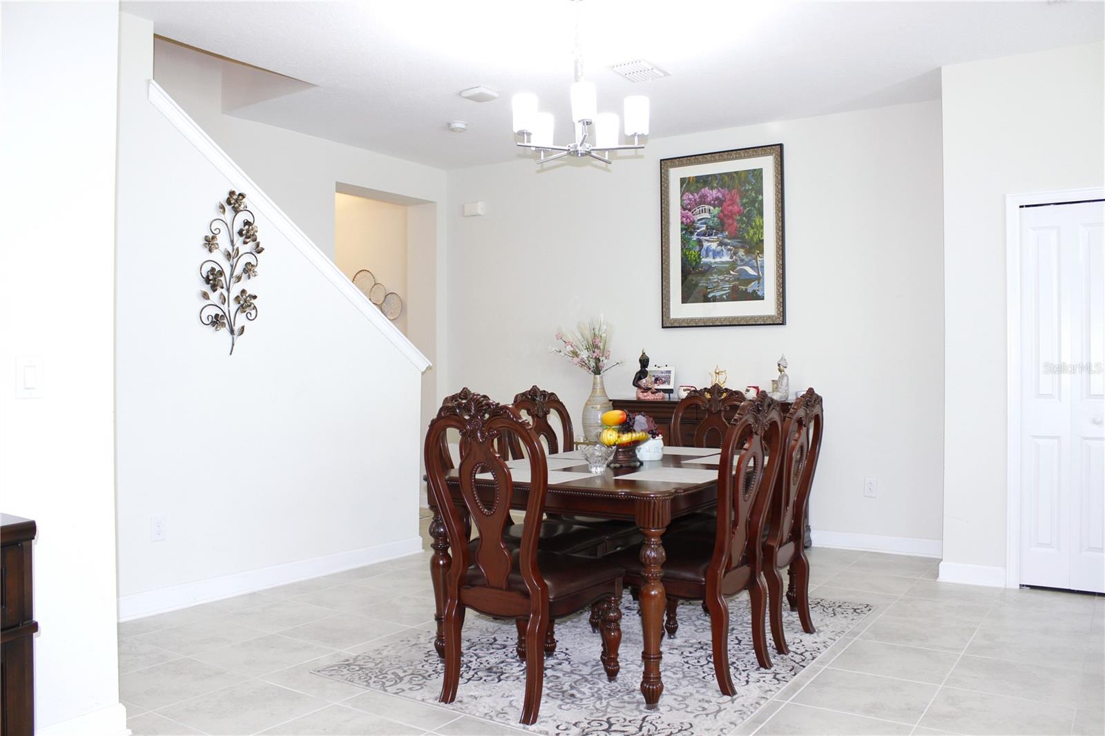 STOREY LAKE 25TH - Residential