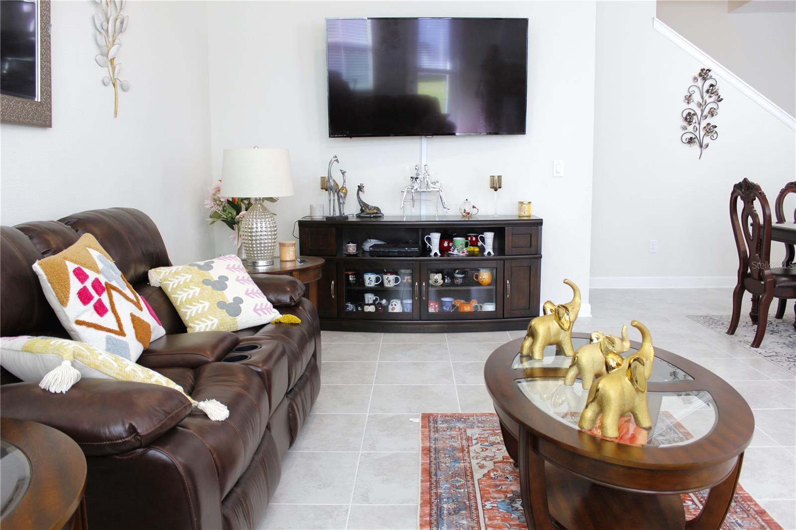 STOREY LAKE 25TH - Residential