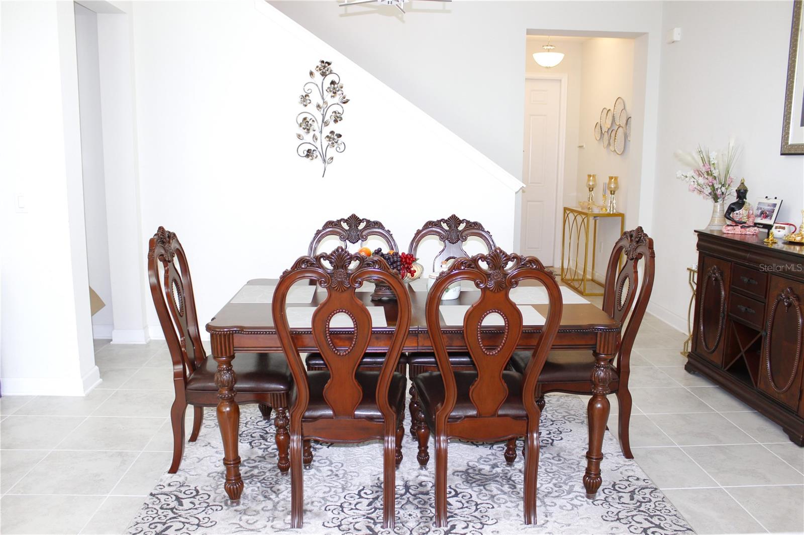 STOREY LAKE 25TH - Residential