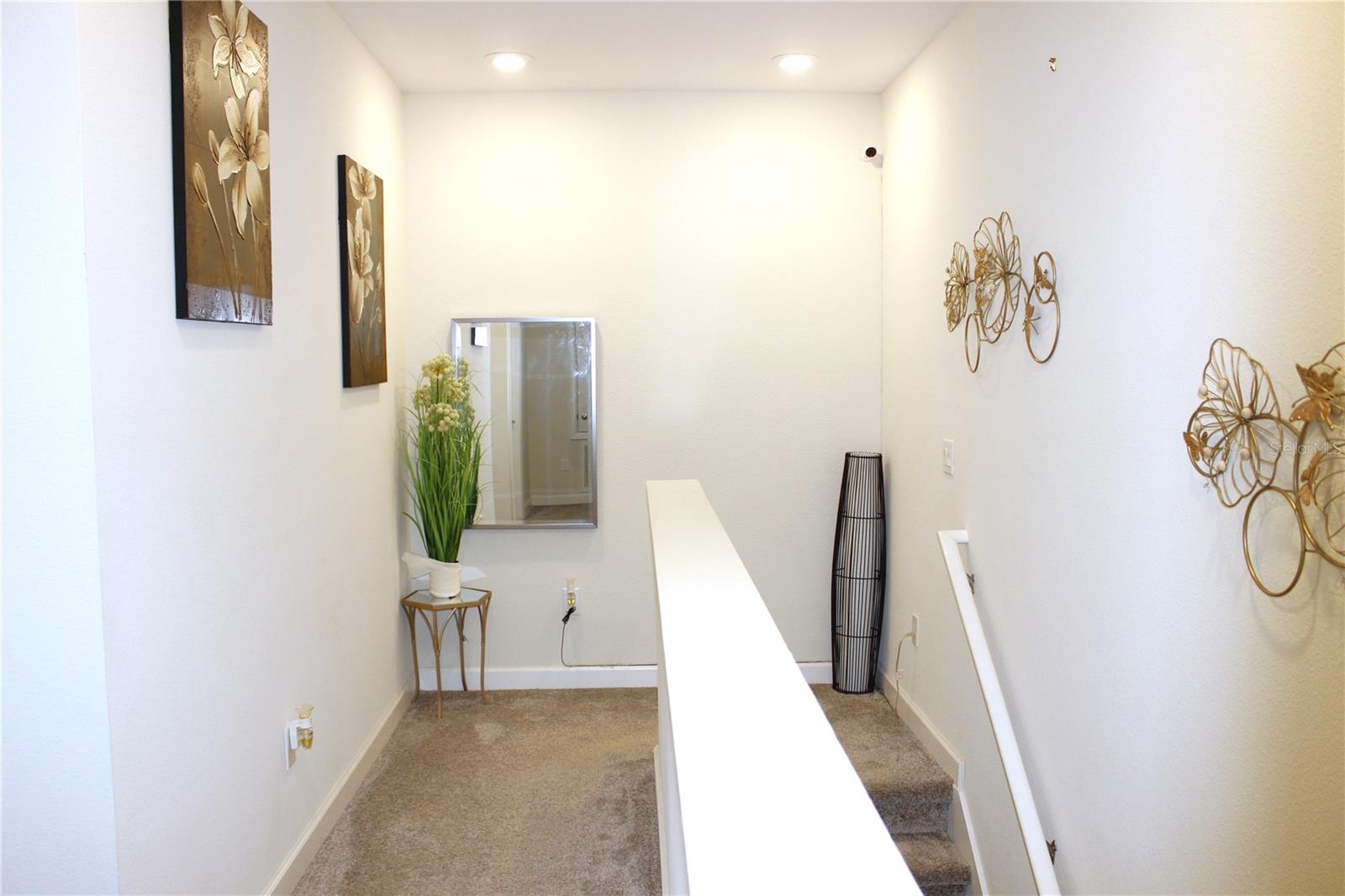 STOREY LAKE 25TH - Residential