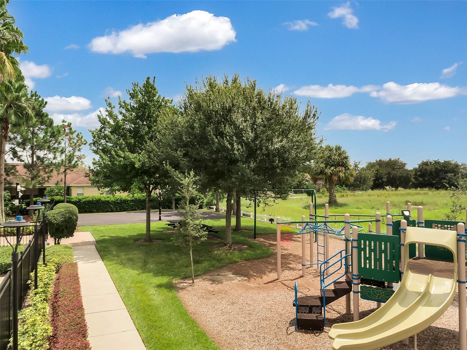 ESTATES AUBURNDALE PH 02 - Residential