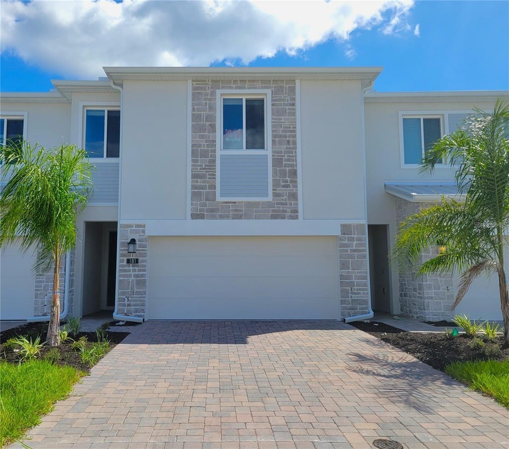 Photo of 181 Nine Iron Drive, Davenport, FL 33896 (MLS # O6448070)