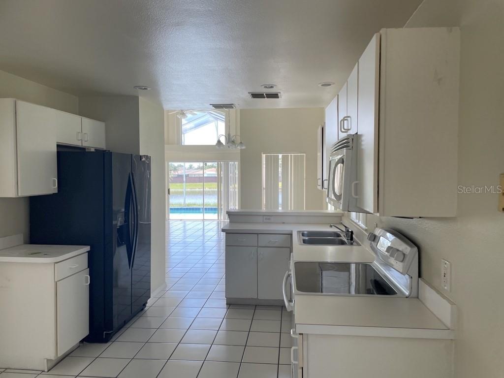 2612 SPRING HILL DRIVE