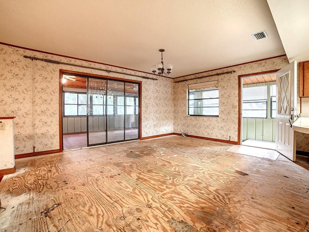 Photo of 913 Sheila Place, Apopka, FL 32703 (MLS # G5109175)